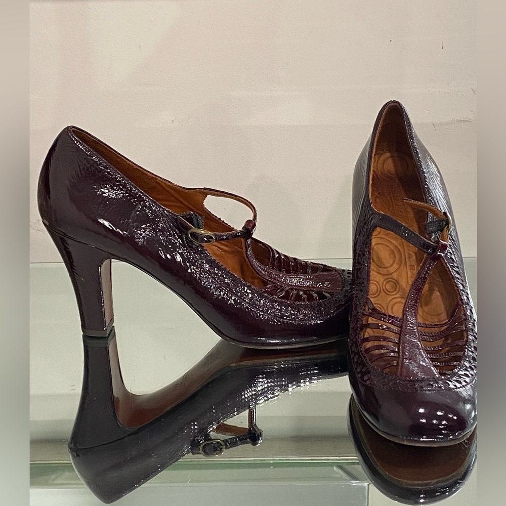 Chie Mihara Dark Burgundy Patent Leather 4.5 heel Mary Jane style shoes 39.5/9.5